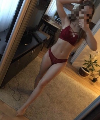 Встречи со мной - настоящий коктейль удовольствия, в котором ты найдешь релакс, страсть и незабываемые эмоции. У меня есть все, чтобы твое время стало незабываемым: умение слушать и понимать, красивая внешность и жаркая фигура. Я готова стать твоей идеальной компаньонкой на любое мероприятие или просто провести время в уютной обстановке. У меня нет комплексов и запретов, я открыта для разнообразия и новых экспериментов. Заходи на мои фото, чтобы увидеть, насколько я сексуальна. Живу в Москве и готова встретиться с тобой прямо сейчас, чтобы подарить тебе незабываемые впечатления. 😘💋 Женя
